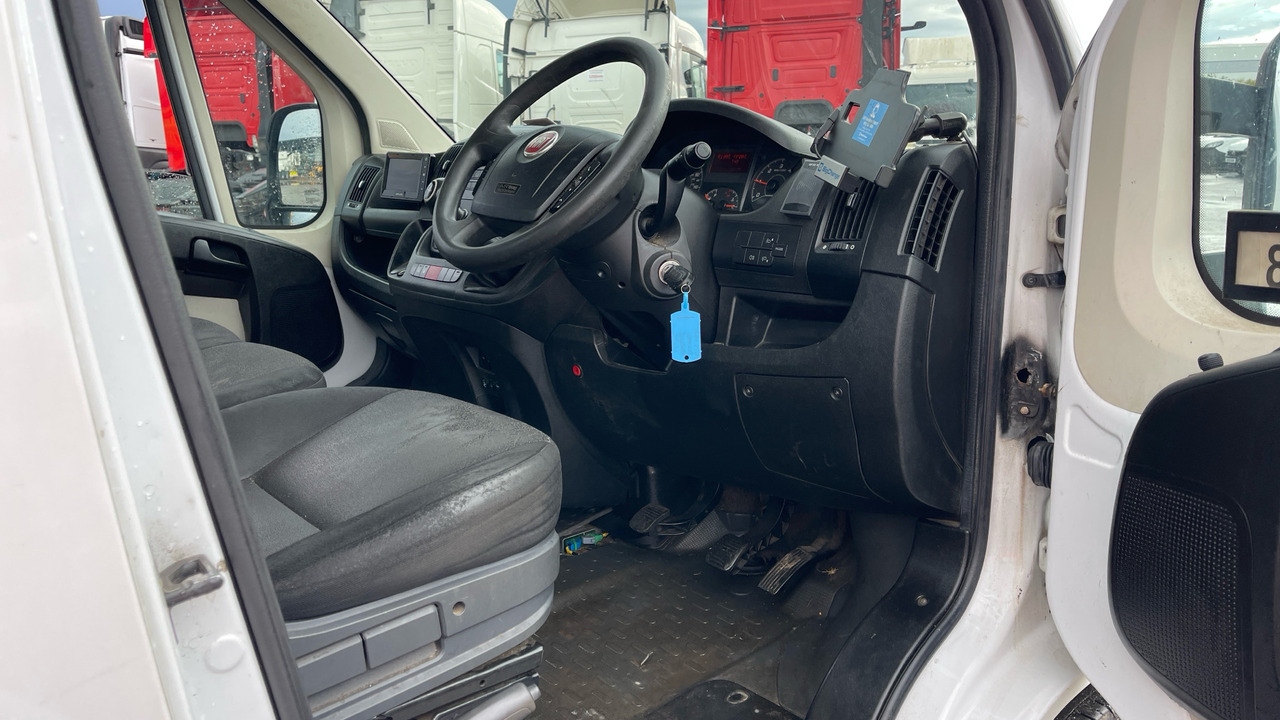 FIAT DUCATO 35 2.3 MULTIJET 130PS - Fourgon plateau: photos 5 FIAT DUCATO 35 2.3 MULTIJET 130PS - Fourgon plateau: photos 5