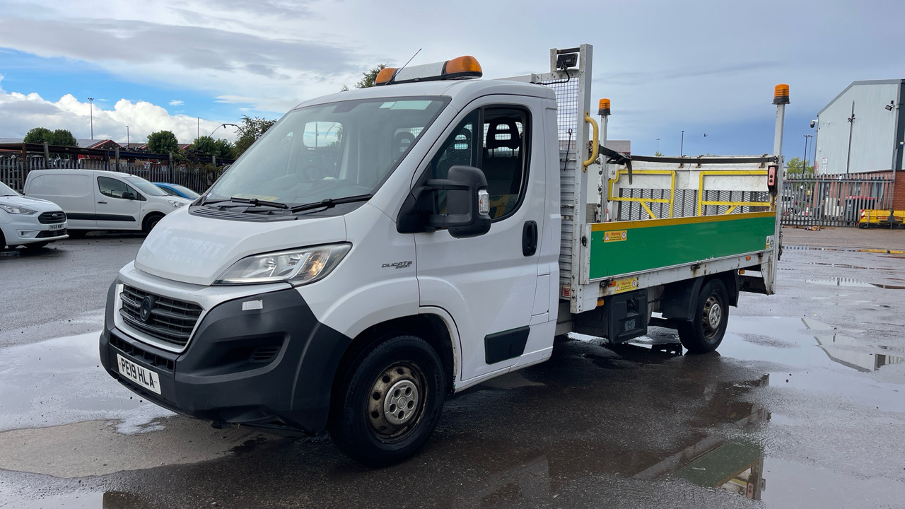 FIAT DUCATO 35 2.3 MULTIJET 130PS - Fourgon plateau: photos 2 FIAT DUCATO 35 2.3 MULTIJET 130PS - Fourgon plateau: photos 2