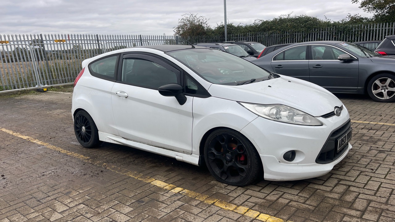 FORD FIESTA S 90 1.6 TDCI ZETEC - Voiture à hayon: photos 1 FORD FIESTA S 90 1.6 TDCI ZETEC - Voiture à hayon: photos 1