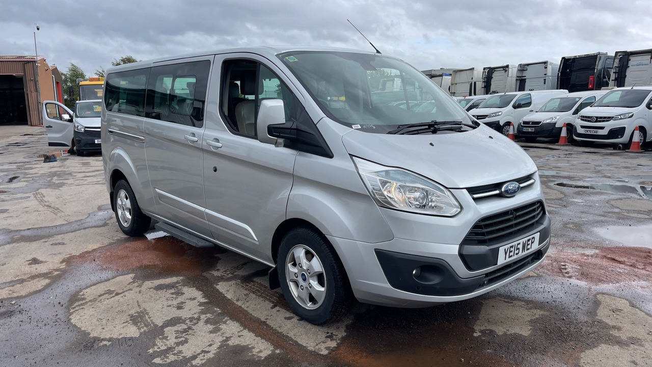 FORD TOURNEO CUSTOM 300 2.2 TDCi 125PS - Minibus, Transport de personnes: photos 1 FORD TOURNEO CUSTOM 300 2.2 TDCi 125PS - Minibus, Transport de personnes: photos 1