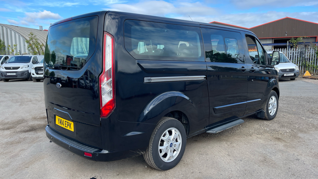 FORD TOURNEO CUSTOM 300 2.2 TDCi 125PS - Minibus, Transport de personnes: photos 4 FORD TOURNEO CUSTOM 300 2.2 TDCi 125PS - Minibus, Transport de personnes: photos 4