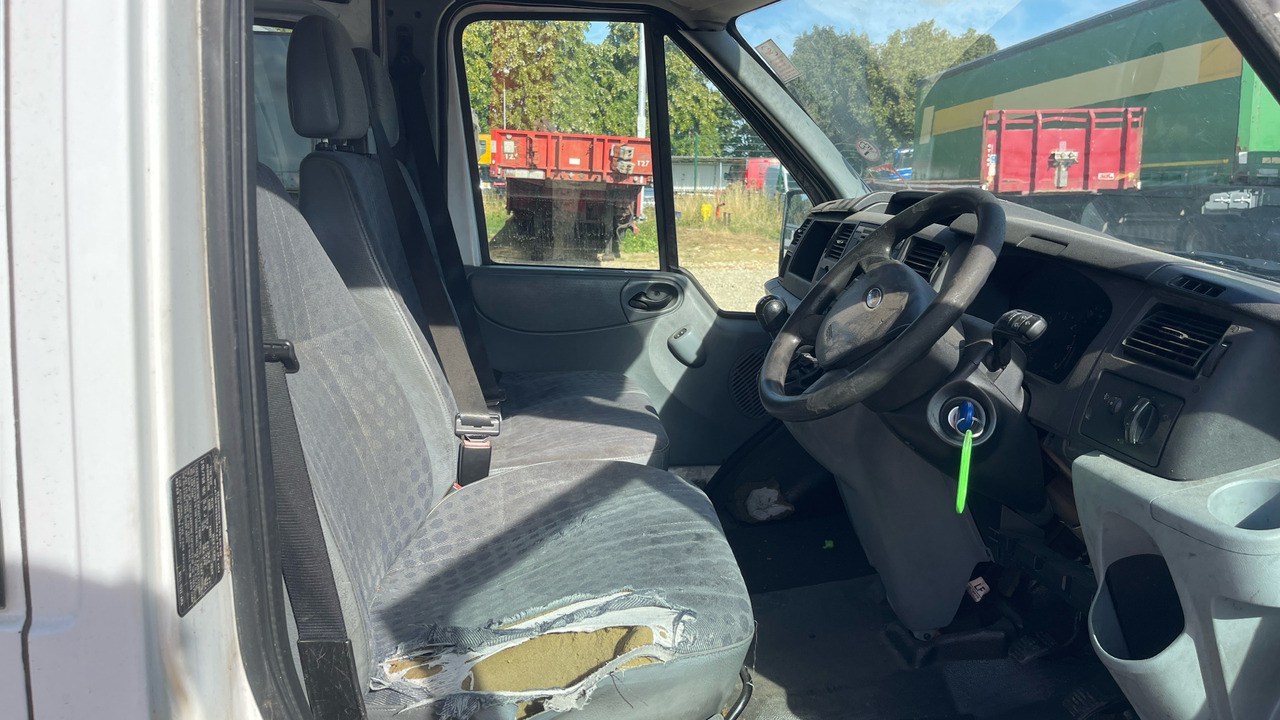 FORD TRANSIT 115 2.4 TDCI 115PS - Utilitaire double cabine: photos 5 FORD TRANSIT 115 2.4 TDCI 115PS - Utilitaire double cabine: photos 5