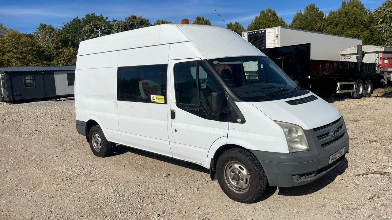 FORD TRANSIT 115 2.4 TDCI 115PS - Utilitaire double cabine: photos 1 FORD TRANSIT 115 2.4 TDCI 115PS - Utilitaire double cabine: photos 1