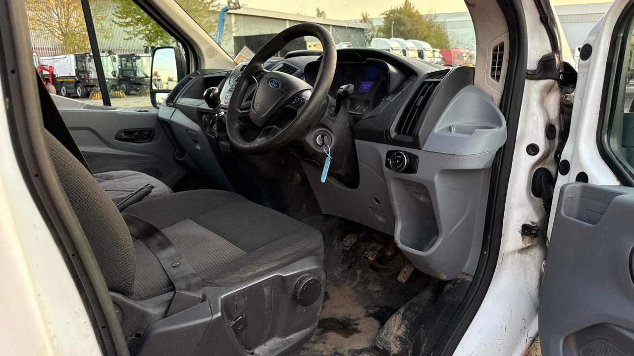 FORD TRANSIT 350 2.2 TDCi 125ps - Véhicule utilitaire benne: photos 5 FORD TRANSIT 350 2.2 TDCi 125ps - Véhicule utilitaire benne: photos 5