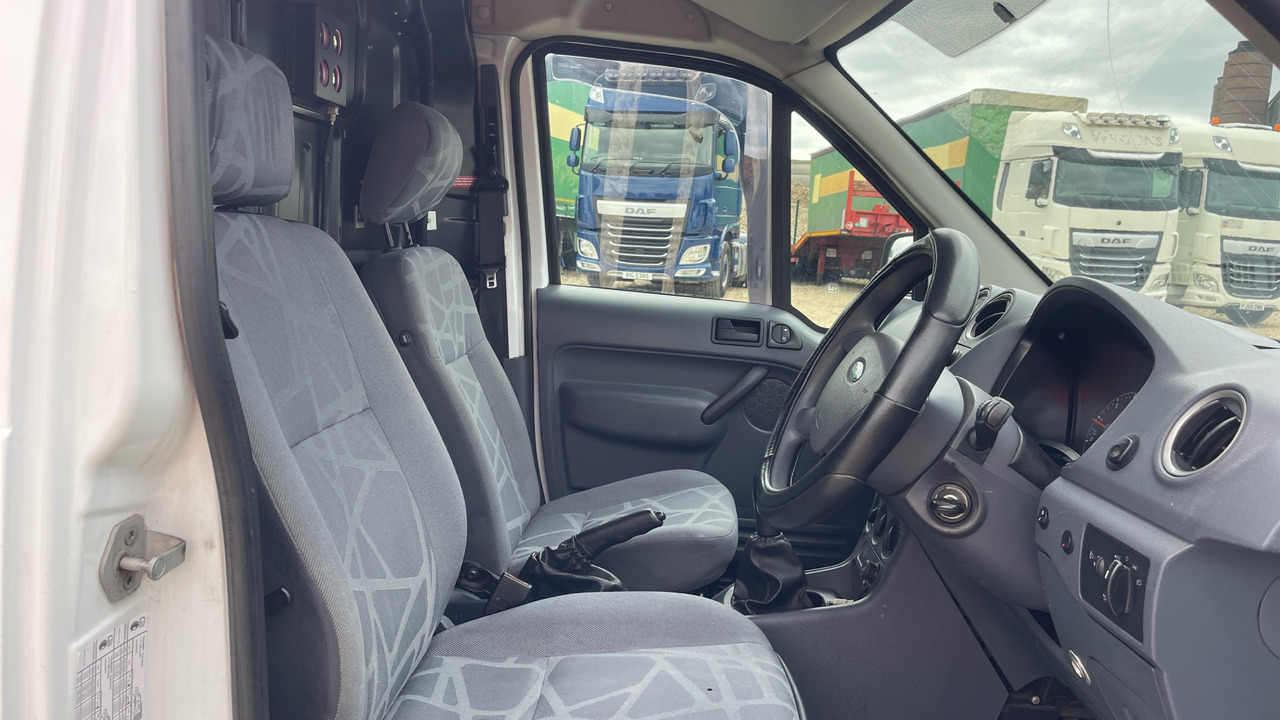 FORD TRANSIT CONNECT 220 1.8 TDCi 75ps - Fourgonnette: photos 5 FORD TRANSIT CONNECT 220 1.8 TDCi 75ps - Fourgonnette: photos 5