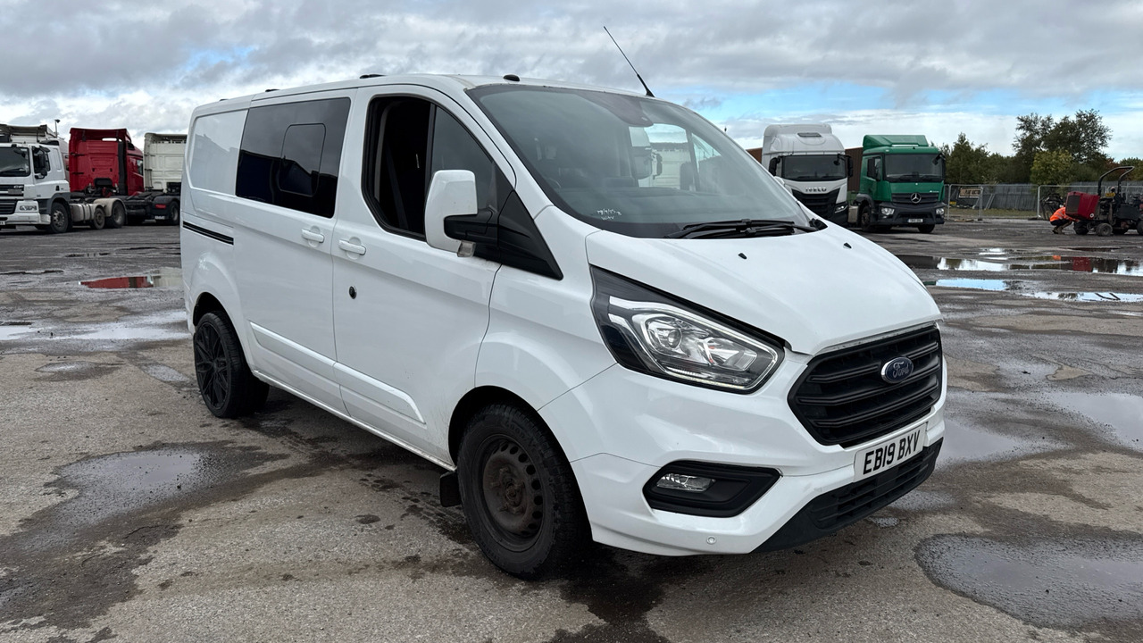 FORD TRANSIT CUSTOM 300 2.0 ECOBLUE 130PS - Utilitaire double cabine: photos 1 FORD TRANSIT CUSTOM 300 2.0 ECOBLUE 130PS - Utilitaire double cabine: photos 1