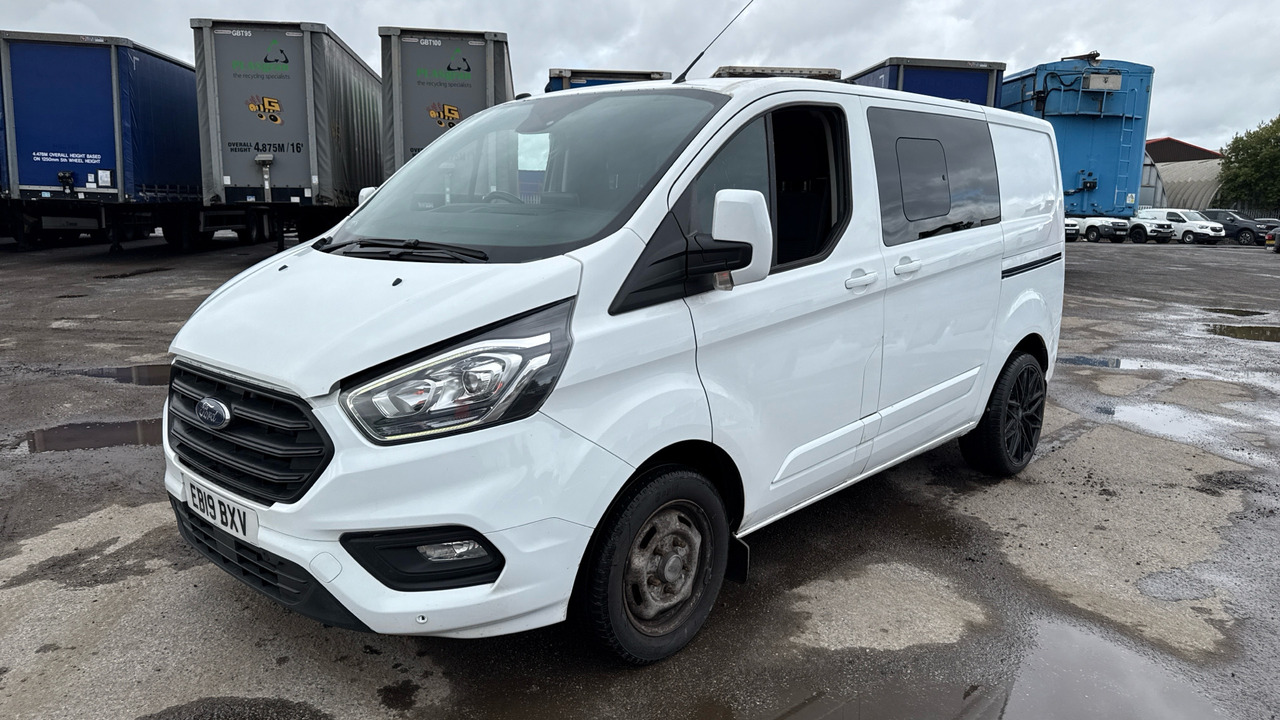 FORD TRANSIT CUSTOM 300 2.0 ECOBLUE 130PS - Utilitaire double cabine: photos 2 FORD TRANSIT CUSTOM 300 2.0 ECOBLUE 130PS - Utilitaire double cabine: photos 2