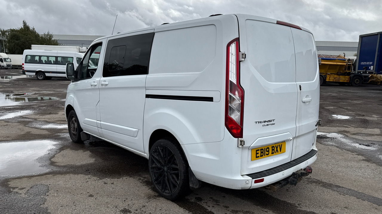 FORD TRANSIT CUSTOM 300 2.0 ECOBLUE 130PS - Utilitaire double cabine: photos 3 FORD TRANSIT CUSTOM 300 2.0 ECOBLUE 130PS - Utilitaire double cabine: photos 3