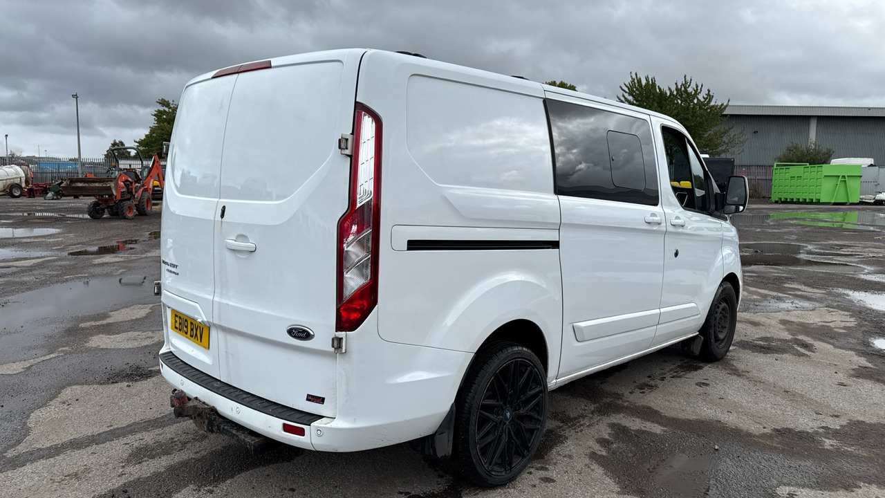 FORD TRANSIT CUSTOM 300 2.0 ECOBLUE 130PS - Utilitaire double cabine: photos 4 FORD TRANSIT CUSTOM 300 2.0 ECOBLUE 130PS - Utilitaire double cabine: photos 4