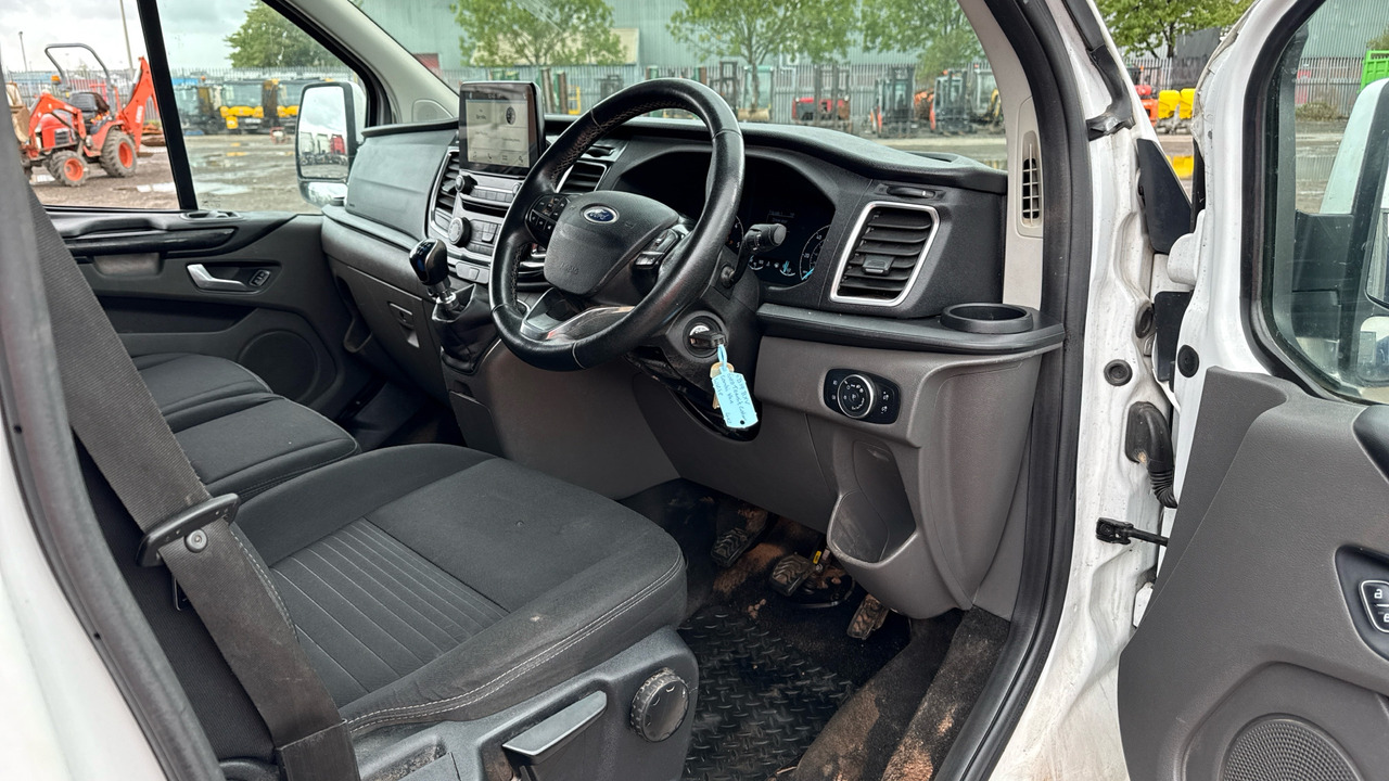 FORD TRANSIT CUSTOM 300 2.0 ECOBLUE 130PS - Utilitaire double cabine: photos 5 FORD TRANSIT CUSTOM 300 2.0 ECOBLUE 130PS - Utilitaire double cabine: photos 5