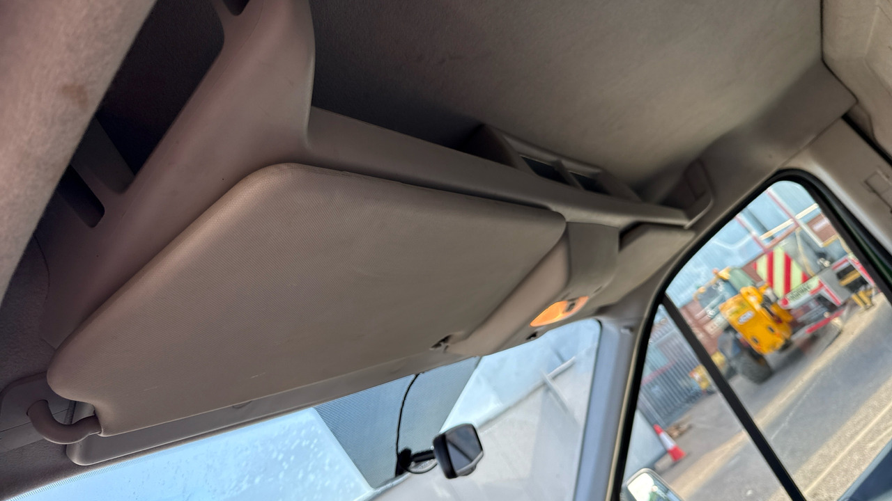 Fourgon utilitaire Ford Transit 350 2.0 TDCi 130ps: photos 18