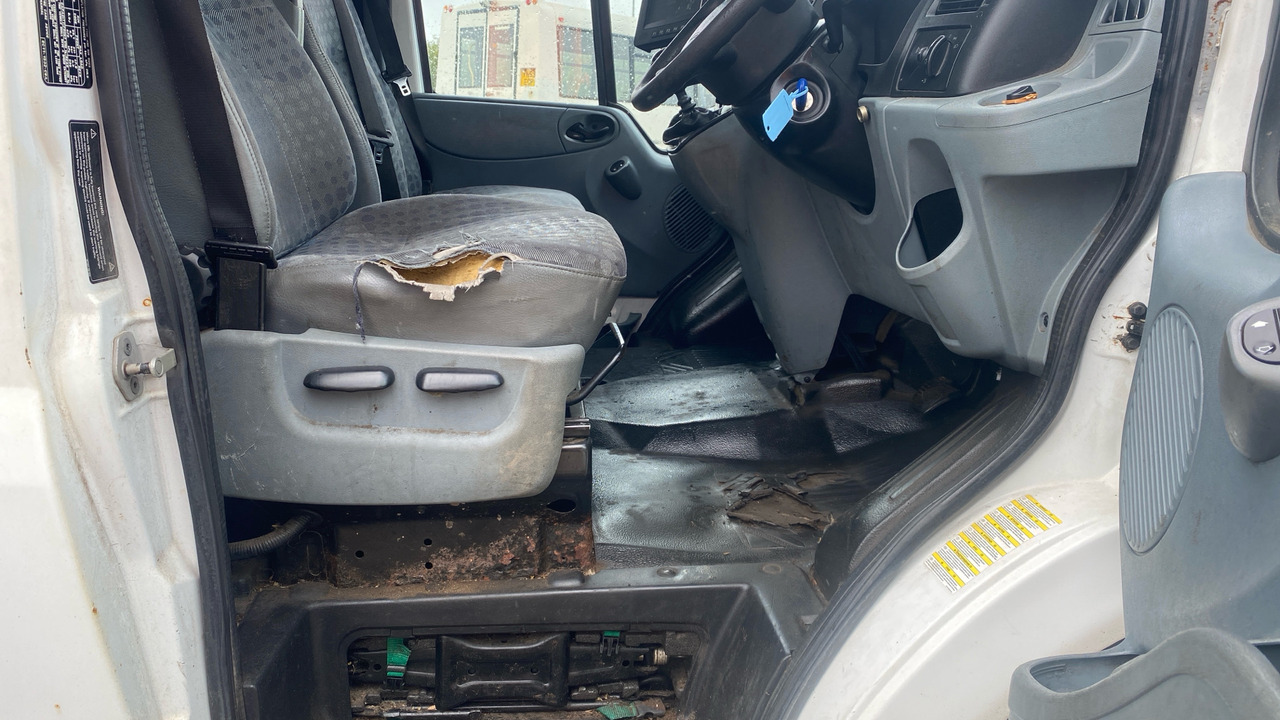 Ford Transit T350 TDCi 125PS - Fourgon plateau: photos 5 Ford Transit T350 TDCi 125PS - Fourgon plateau: photos 5