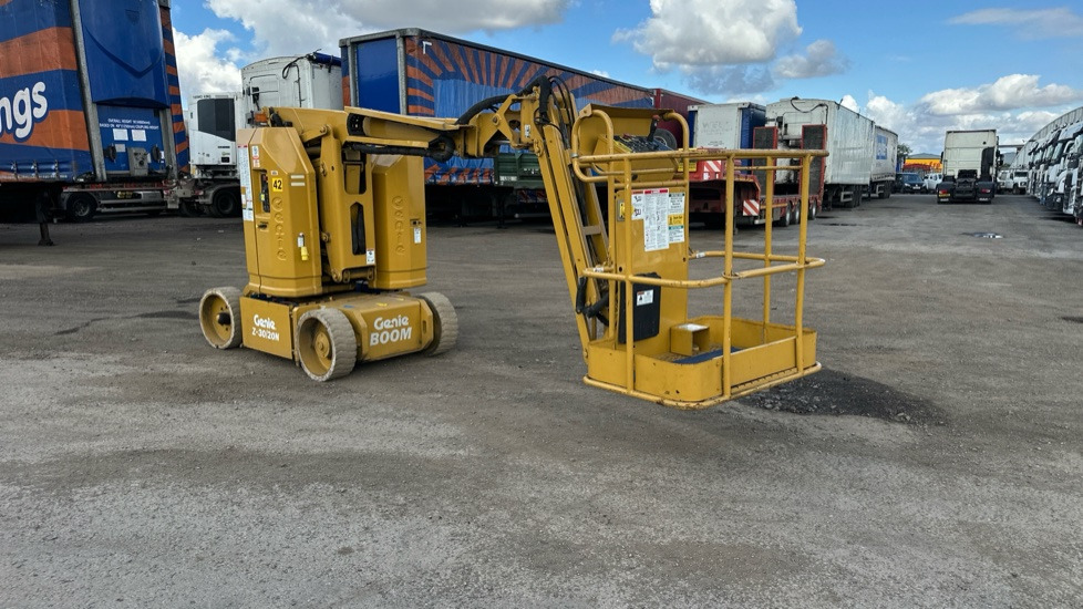 GENIE 230/20N - Camion avec nacelle: photos 2 GENIE 230/20N - Camion avec nacelle: photos 2