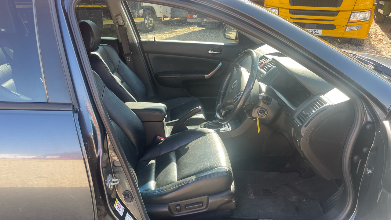 HONDA ACCORD 2.4 I-VTEC - Voiture: photos 5 HONDA ACCORD 2.4 I-VTEC - Voiture: photos 5