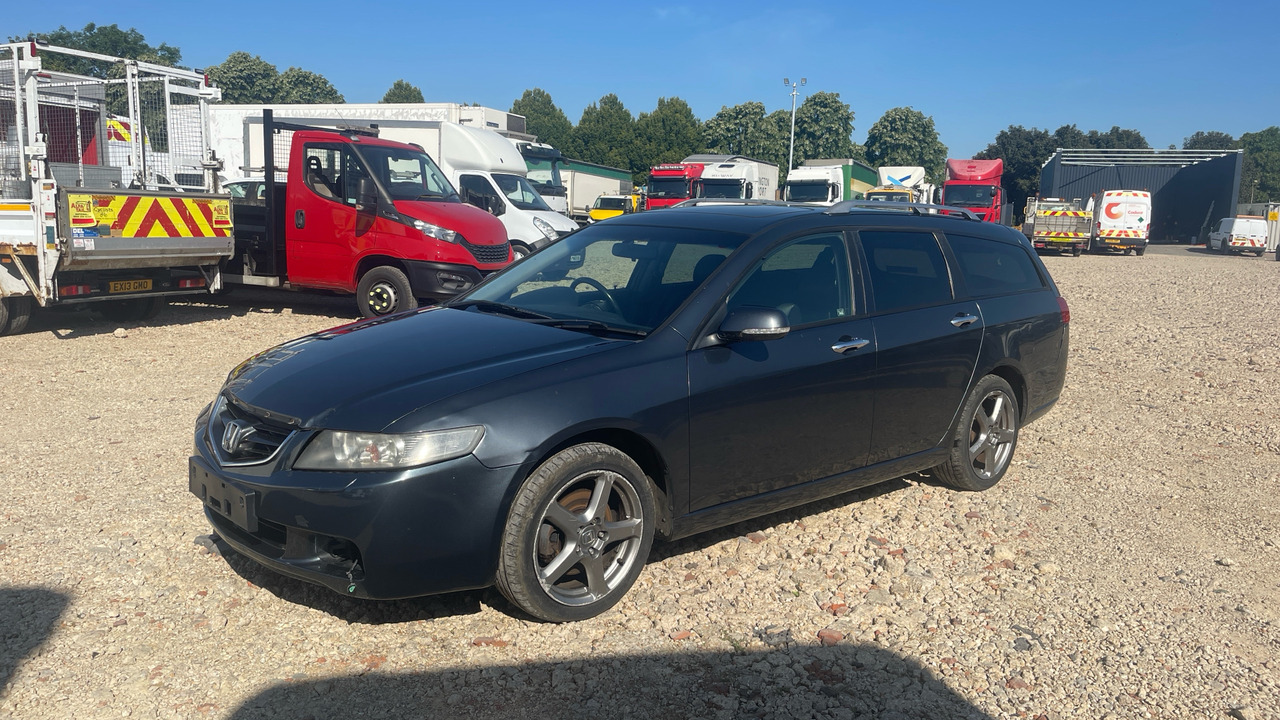 HONDA ACCORD 2.4 I-VTEC - Voiture: photos 2 HONDA ACCORD 2.4 I-VTEC - Voiture: photos 2