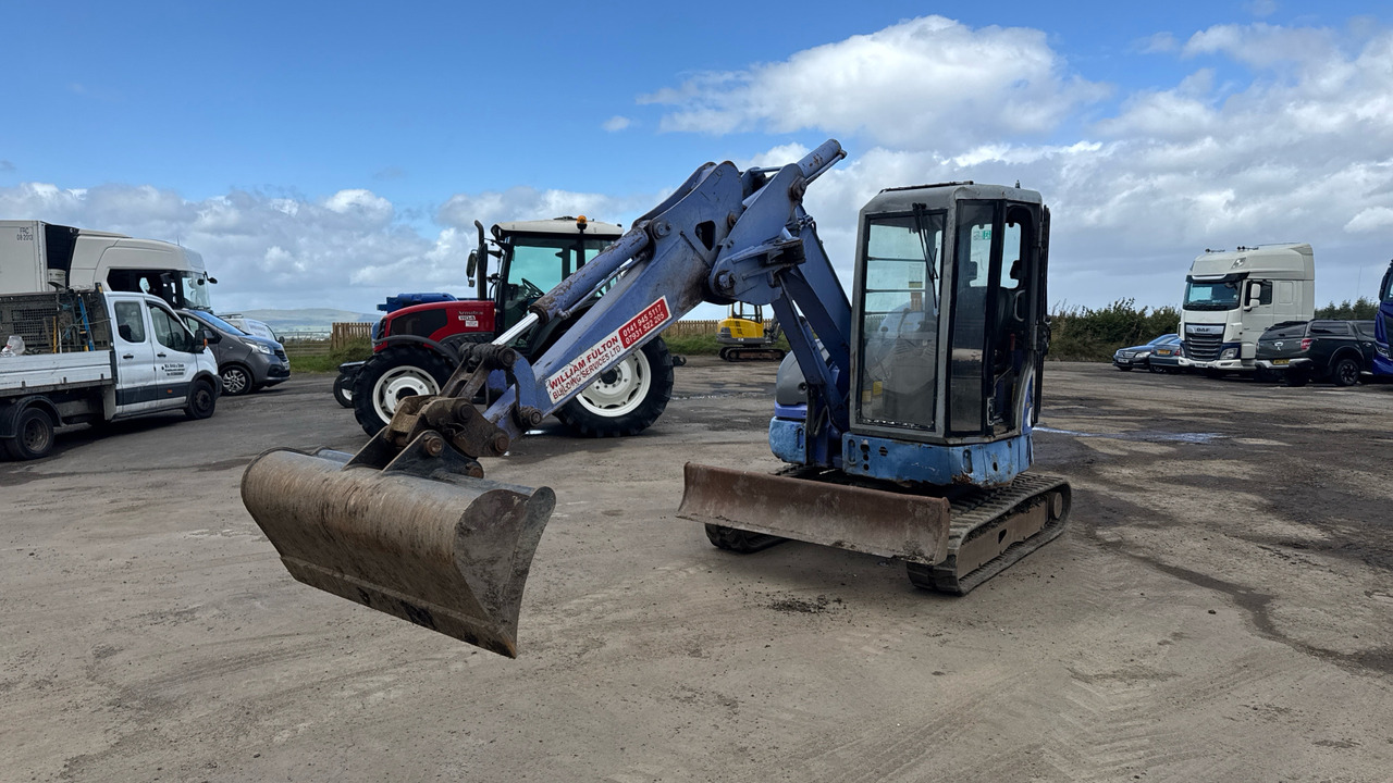 Hitachi EX40UR-3 - Mini pelle: photos 2 Hitachi EX40UR-3 - Mini pelle: photos 2