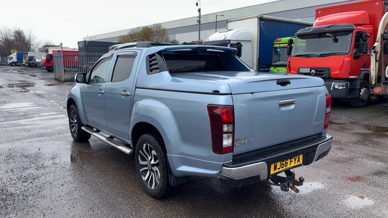 ISUZU D-MAX 2.5TD Centurion - Pick-up, Utilitaire double cabine: photos 3 ISUZU D-MAX 2.5TD Centurion - Pick-up, Utilitaire double cabine: photos 3