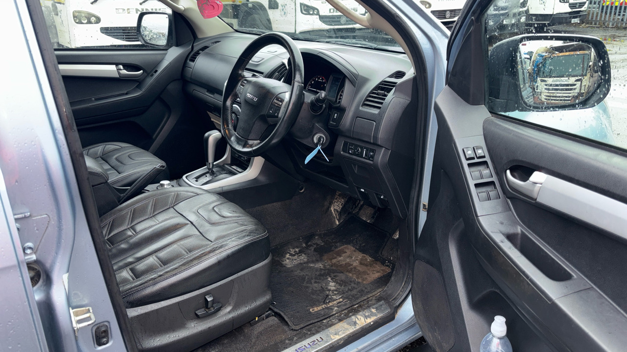 ISUZU D-MAX 2.5TD Centurion - Pick-up, Utilitaire double cabine: photos 5 ISUZU D-MAX 2.5TD Centurion - Pick-up, Utilitaire double cabine: photos 5