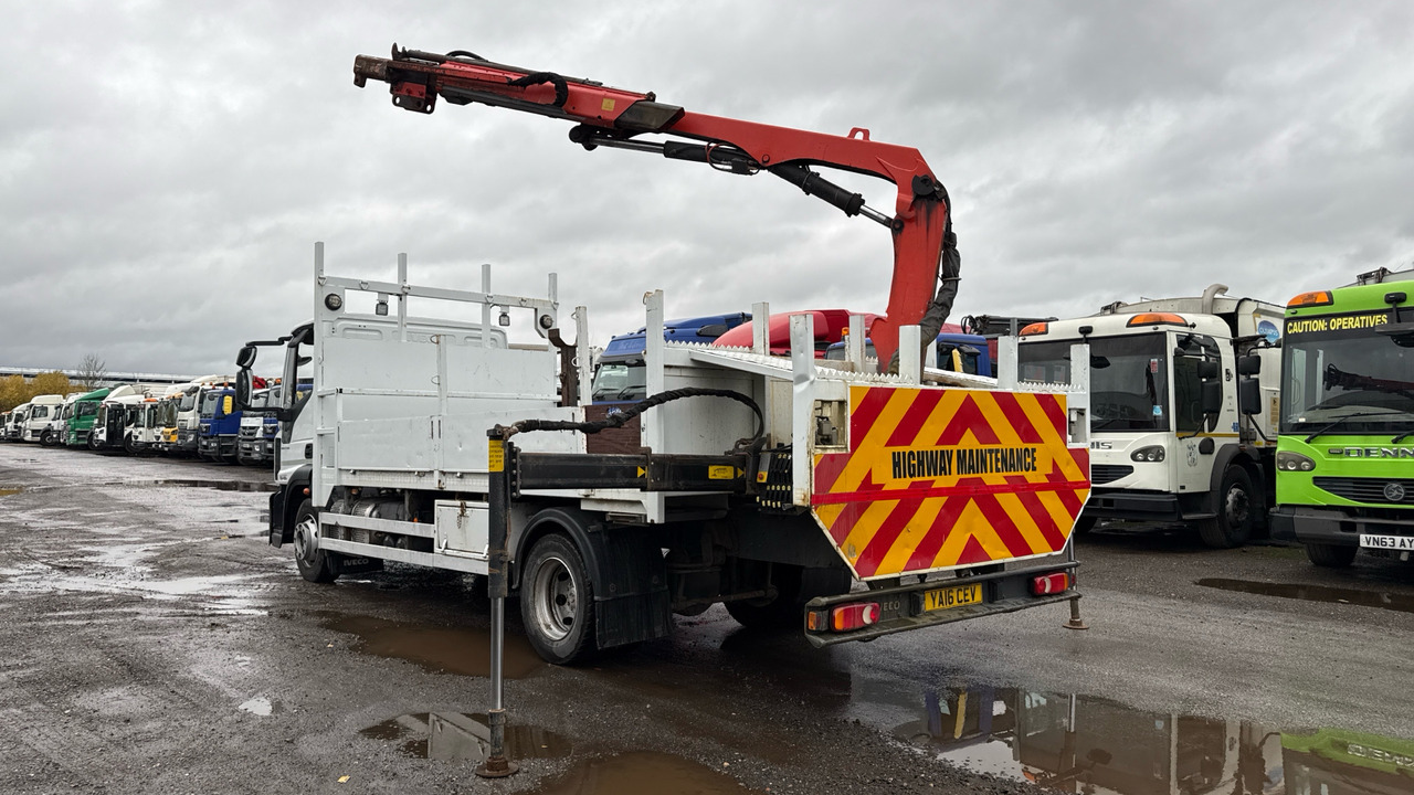 IVECO EUROCARGO 120-190 - Camion plateau, Camion grue: photos 3 IVECO EUROCARGO 120-190 - Camion plateau, Camion grue: photos 3