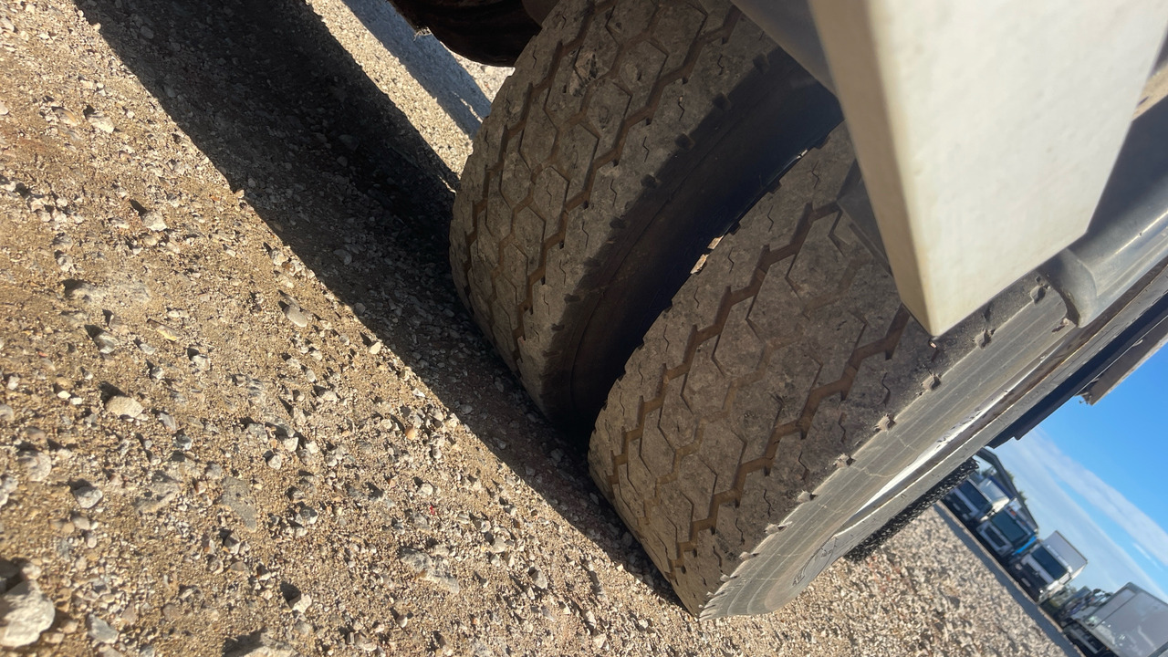 Camion plateau IVECO EUROCARGO  180E: photos 15