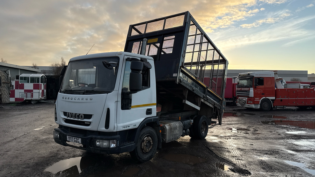 IVECO EUROCARGO 75E16S S-A - Camion benne: photos 2 IVECO EUROCARGO 75E16S S-A - Camion benne: photos 2