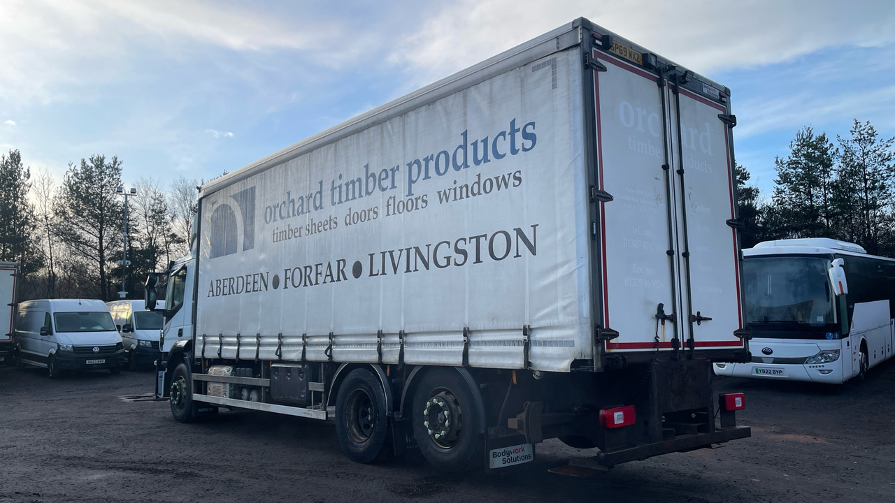 IVECO STRALIS 330 - Camion à rideaux coulissants: photos 3 IVECO STRALIS 330 - Camion à rideaux coulissants: photos 3