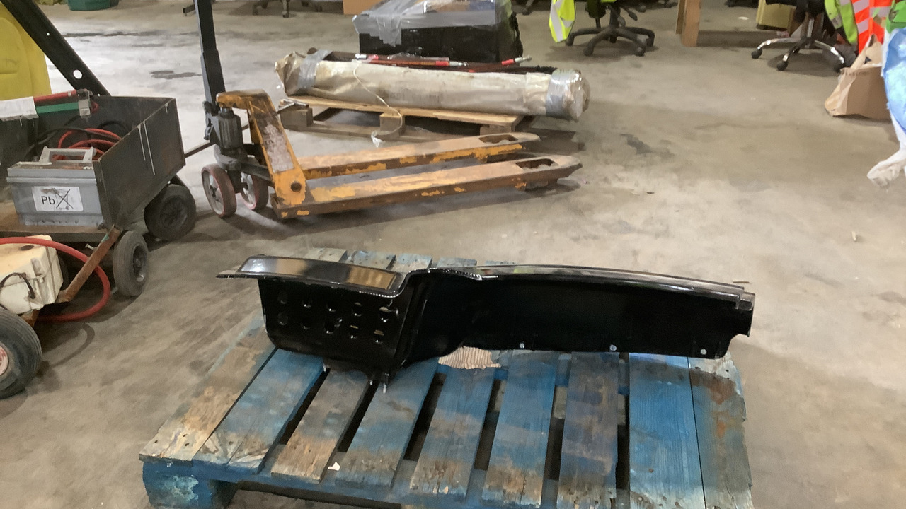 IVECO WHEEL ARCH & STEP - Matériel de chantier: photos 3 IVECO WHEEL ARCH & STEP - Matériel de chantier: photos 3