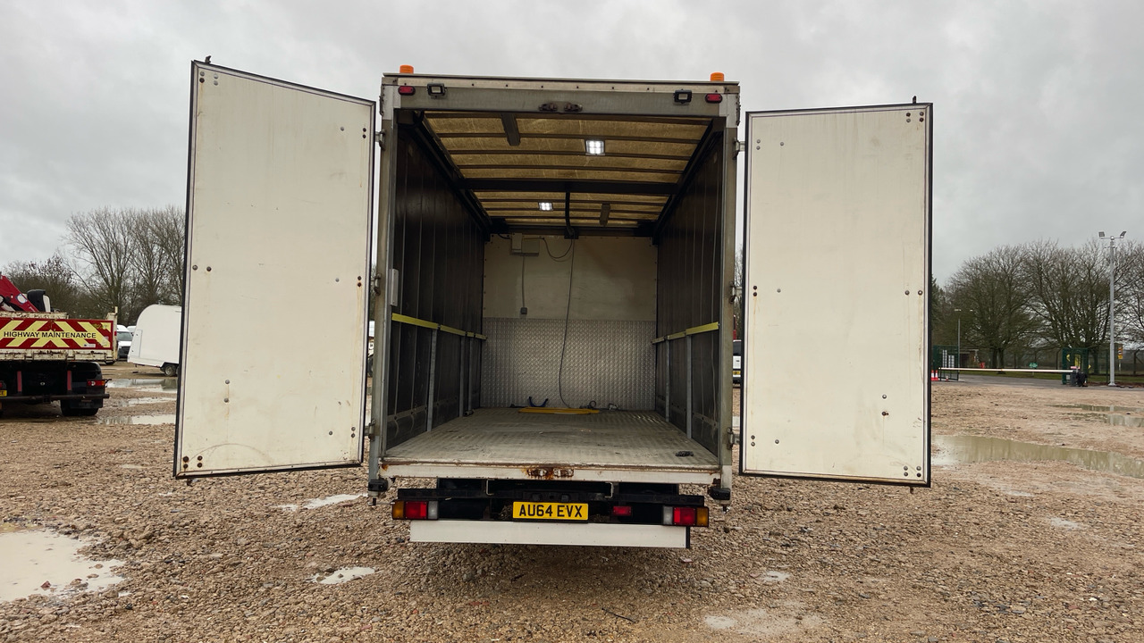 Camion à rideaux coulissants Isuzu N75 190: photos 10