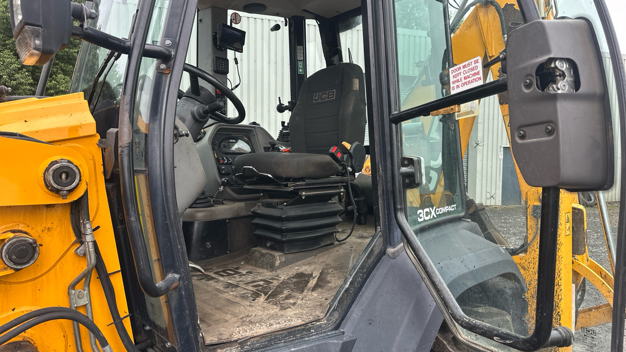 JCB 3CX Compact 4WS - Tractopelle: photos 5 JCB 3CX Compact 4WS - Tractopelle: photos 5