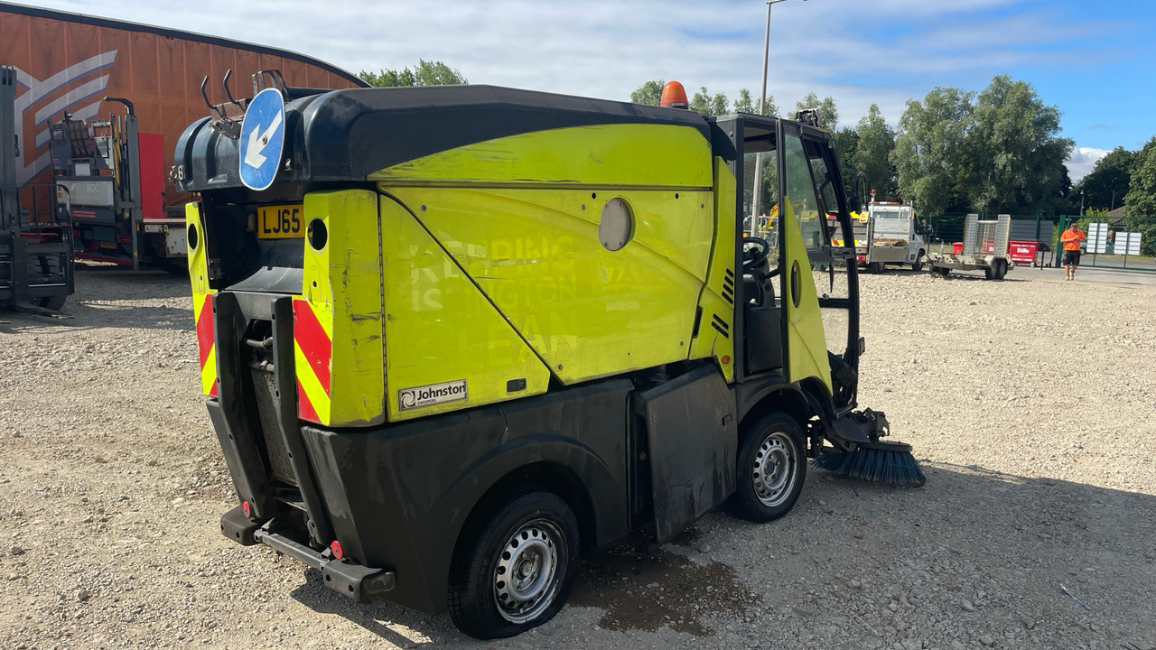 JOHNSTON - Balayeuse de voirie: photos 3 JOHNSTON - Balayeuse de voirie: photos 3