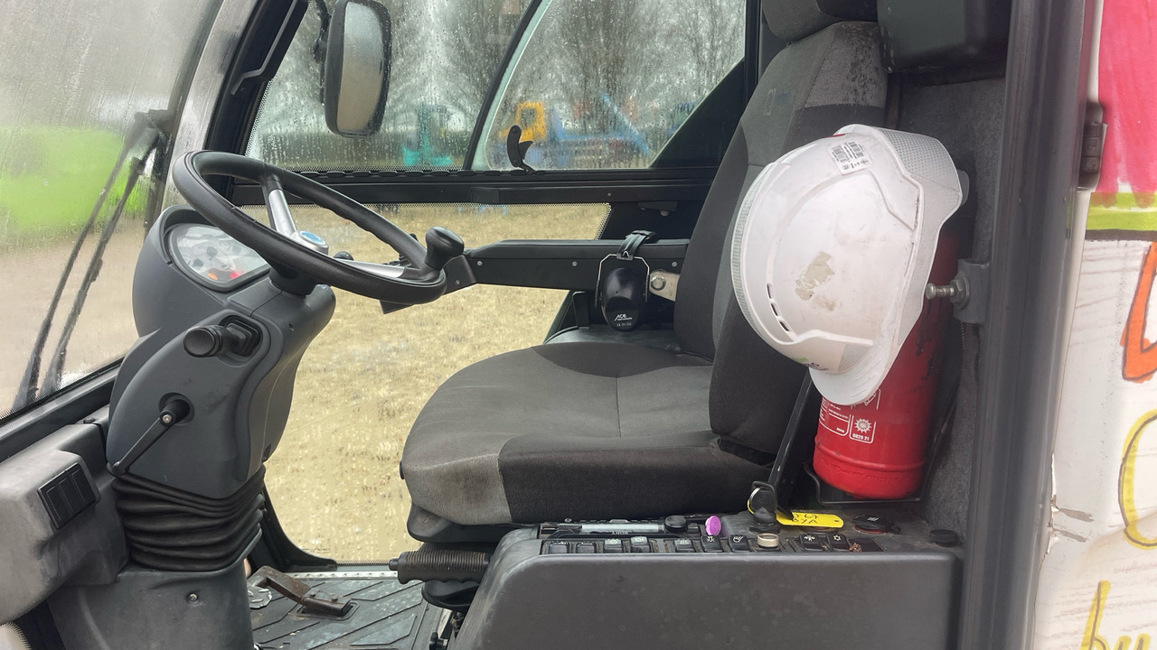 JOHNSTON SWEEPER - Balayeuse de voirie: photos 5 JOHNSTON SWEEPER - Balayeuse de voirie: photos 5