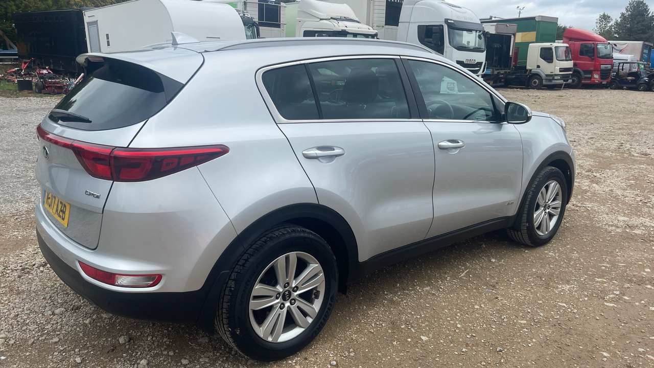KIA SPORTAGE 2.0 CRDI KX-2 - Voiture à hayon: photos 4 KIA SPORTAGE 2.0 CRDI KX-2 - Voiture à hayon: photos 4