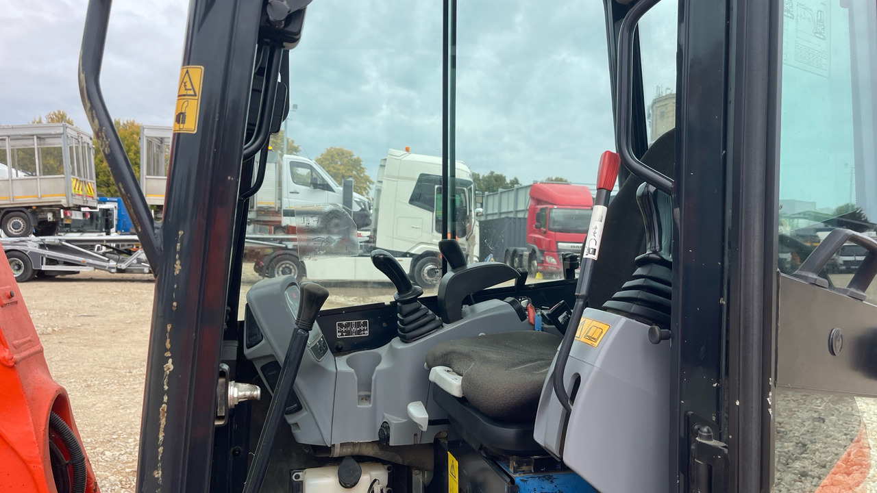 KUBOTA U27-4 - Mini pelle: photos 5 KUBOTA U27-4 - Mini pelle: photos 5