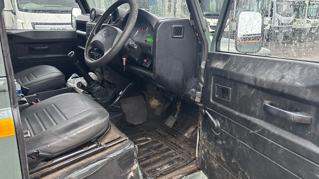 LAND ROVER DEFENDER 110 TDCI - Pick-up: photos 5 LAND ROVER DEFENDER 110 TDCI - Pick-up: photos 5