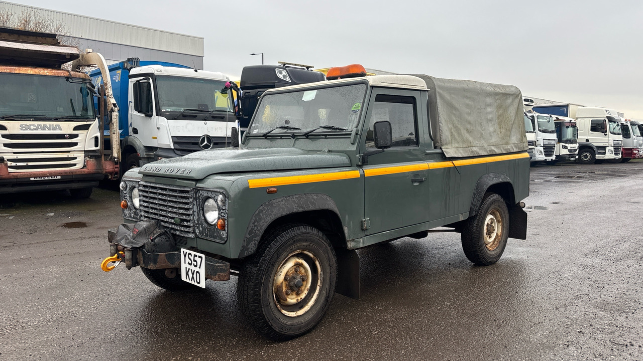 LAND ROVER DEFENDER 110 TDCI - Pick-up: photos 2 LAND ROVER DEFENDER 110 TDCI - Pick-up: photos 2
