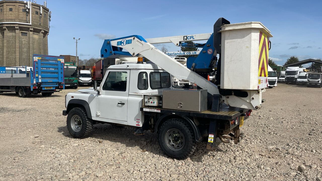 Land Rover Defender 110 2.2 TDCI - Camion avec nacelle: photos 4 Land Rover Defender 110 2.2 TDCI - Camion avec nacelle: photos 4