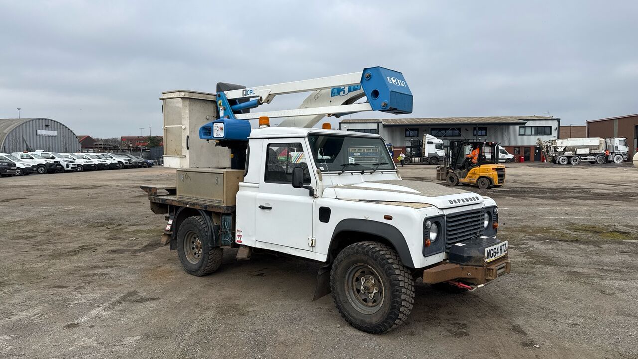 Land Rover Defender 110 TDCi 2.2 - Camion avec nacelle: photos 1 Land Rover Defender 110 TDCi 2.2 - Camion avec nacelle: photos 1