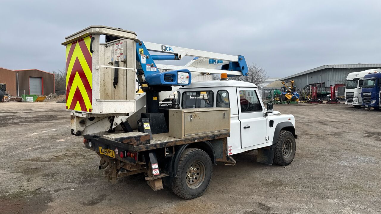 Land Rover Defender 110 TDCi 2.2 - Camion avec nacelle: photos 4 Land Rover Defender 110 TDCi 2.2 - Camion avec nacelle: photos 4