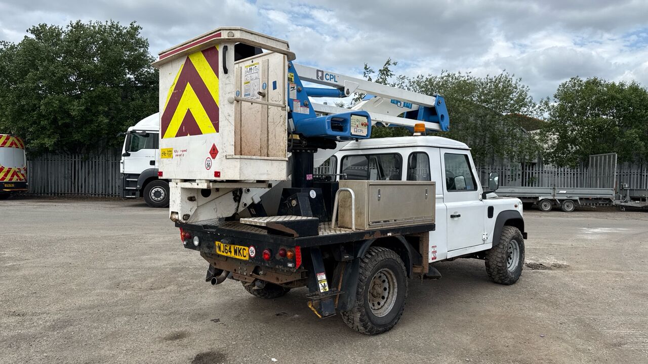 Land Rover Defender 2.2 TDCI 110PS - Camion avec nacelle: photos 4 Land Rover Defender 2.2 TDCI 110PS - Camion avec nacelle: photos 4