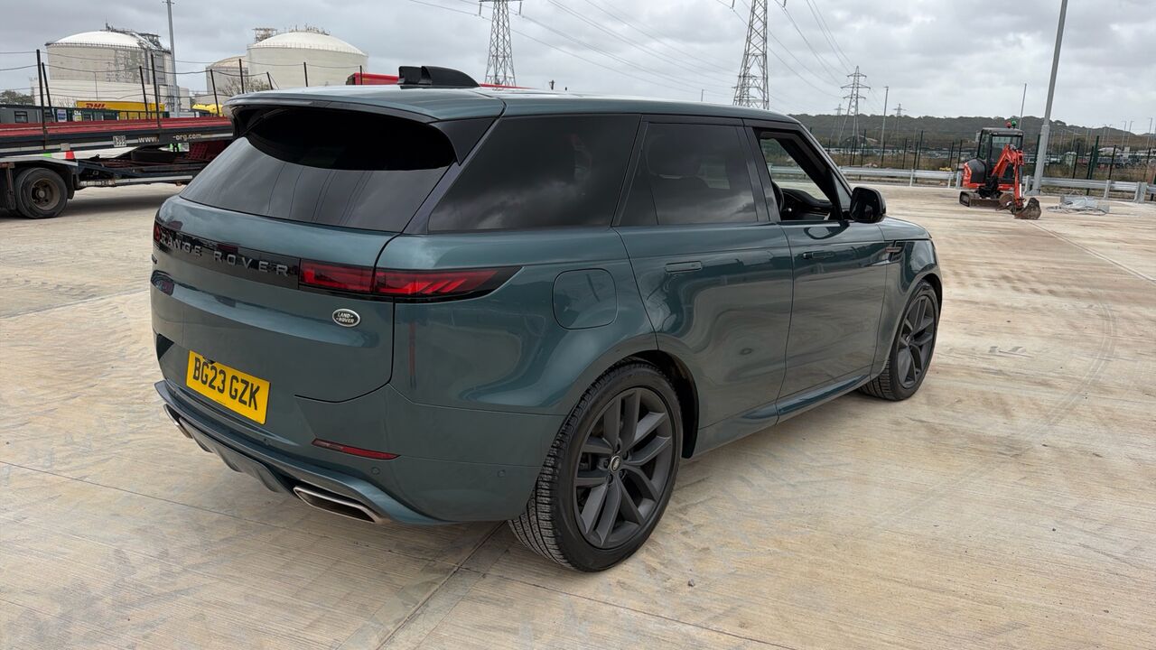 Land Rover Range Rover Sport 3.0 P440E DYNAMIC SE PHEV - SUV: photos 4 Land Rover Range Rover Sport 3.0 P440E DYNAMIC SE PHEV - SUV: photos 4