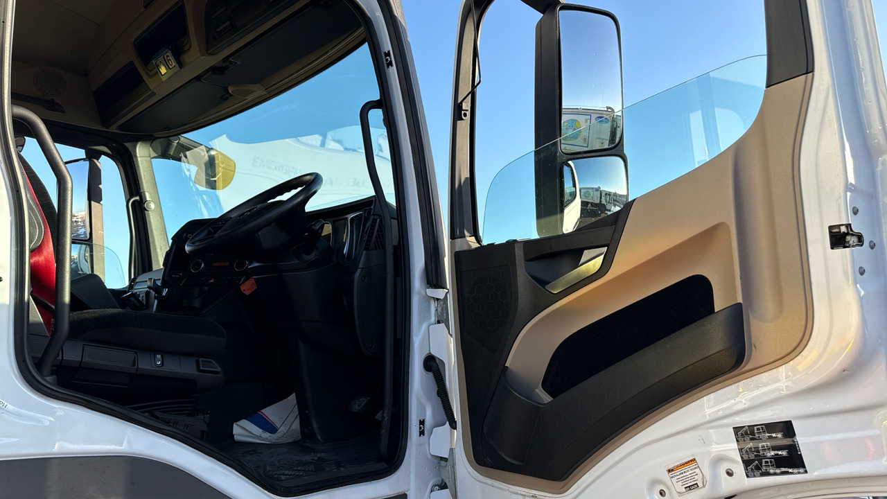 MERCEDES-BENZ ACTROS 1824 - Camion fourgon: photos 5 MERCEDES-BENZ ACTROS 1824 - Camion fourgon: photos 5