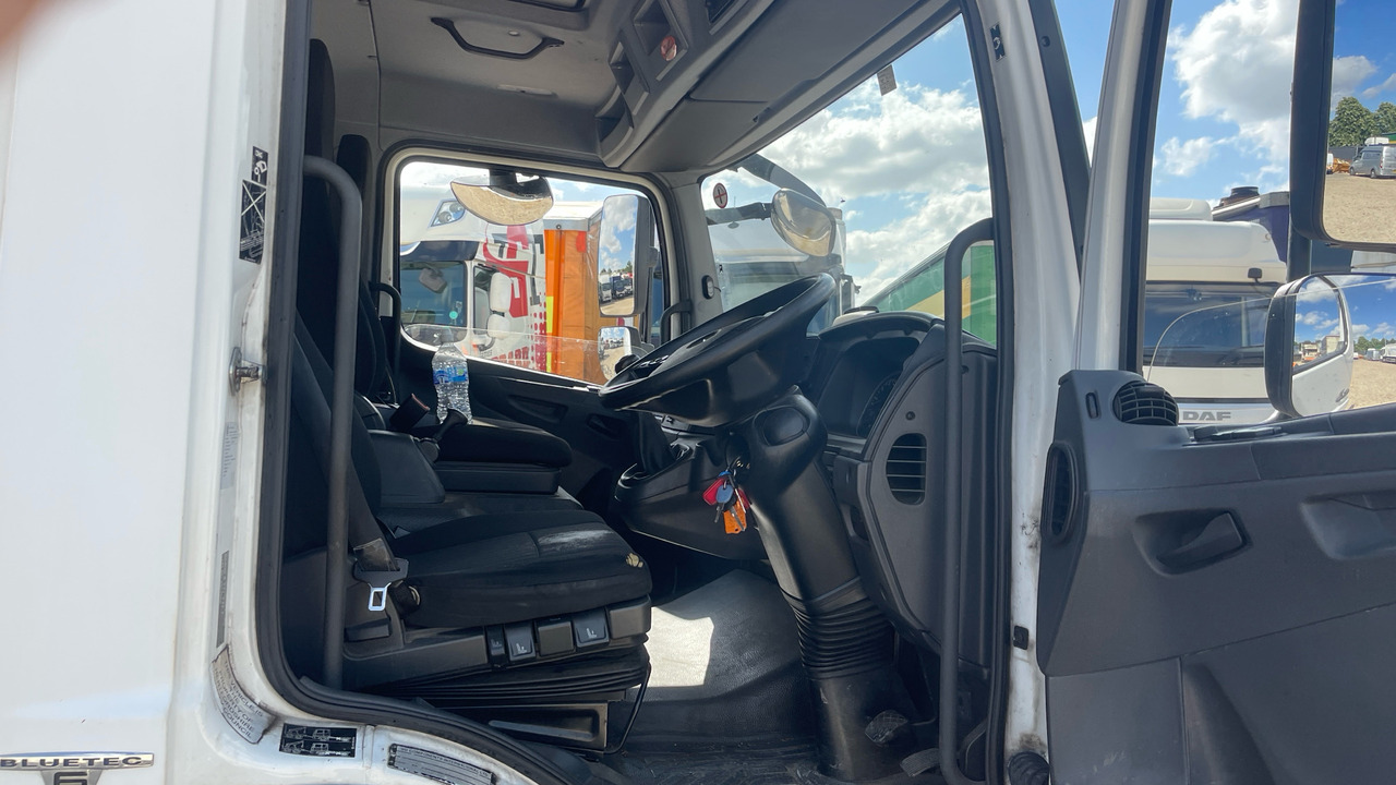 MERCEDES-BENZ ATEGO 818 - Camion fourgon: photos 5 MERCEDES-BENZ ATEGO 818 - Camion fourgon: photos 5