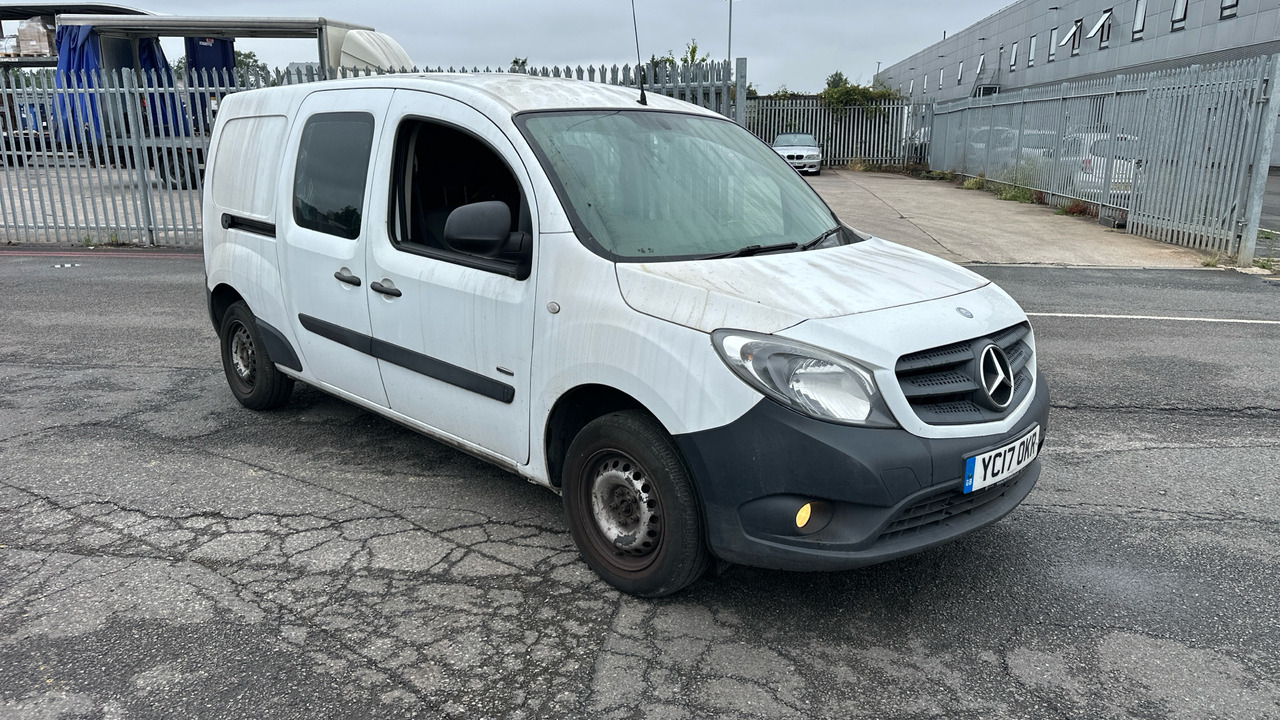 MERCEDES-BENZ CITAN 109CDI Bluefficiency DUA Crew Van - Utilitaire double cabine: photos 1 MERCEDES-BENZ CITAN 109CDI Bluefficiency DUA Crew Van - Utilitaire double cabine: photos 1