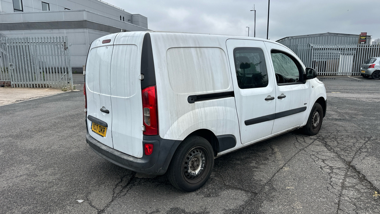 MERCEDES-BENZ CITAN 109CDI Bluefficiency DUA Crew Van - Utilitaire double cabine: photos 4 MERCEDES-BENZ CITAN 109CDI Bluefficiency DUA Crew Van - Utilitaire double cabine: photos 4