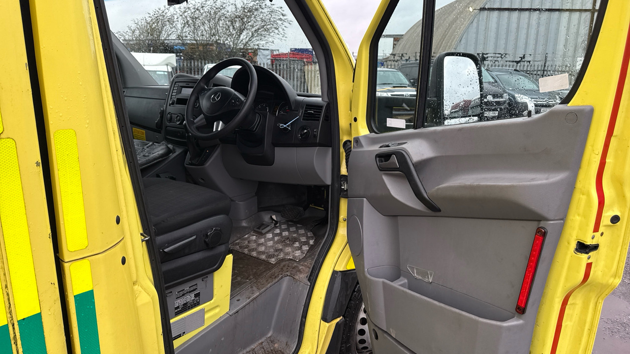 MERCEDES-BENZ SPRINTER 519 CDI - Ambulance: photos 5 MERCEDES-BENZ SPRINTER 519 CDI - Ambulance: photos 5
