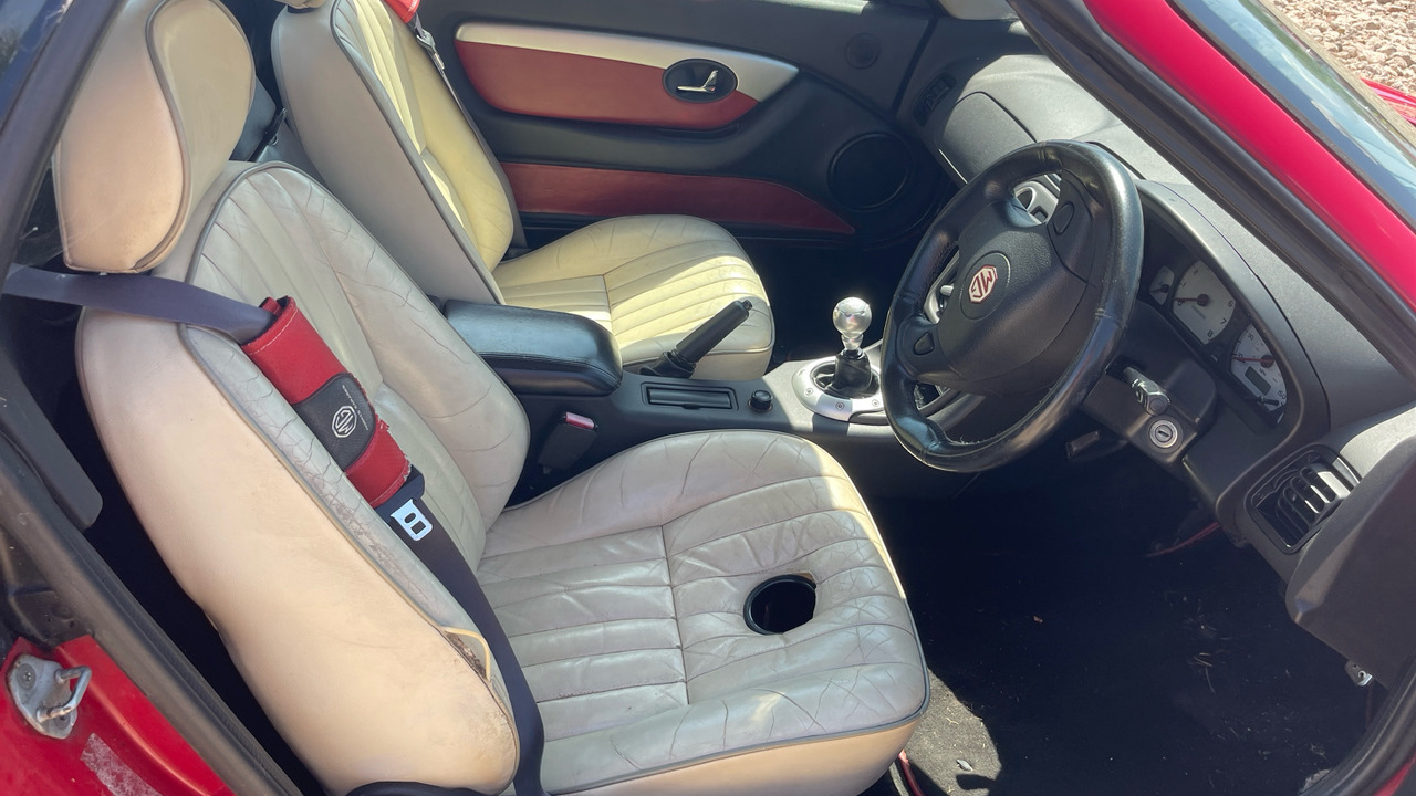 MG MGF - Voiture: photos 5 MG MGF - Voiture: photos 5