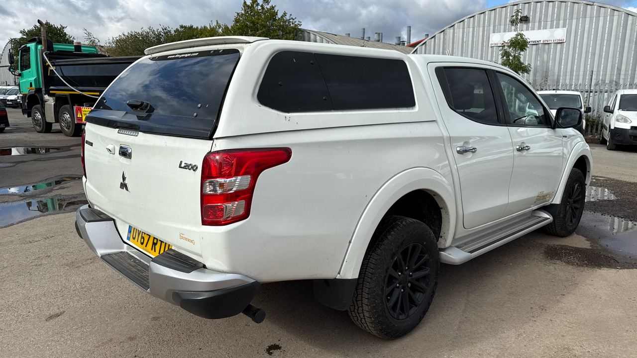 MITSUBISHI L200 2.4 DI-D 178 WARRIOR - Pick-up, Utilitaire double cabine: photos 4 MITSUBISHI L200 2.4 DI-D 178 WARRIOR - Pick-up, Utilitaire double cabine: photos 4