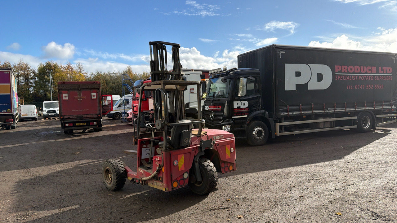 MOFFETT M4 20.3 - Chariot embarqué: photos 4 MOFFETT M4 20.3 - Chariot embarqué: photos 4