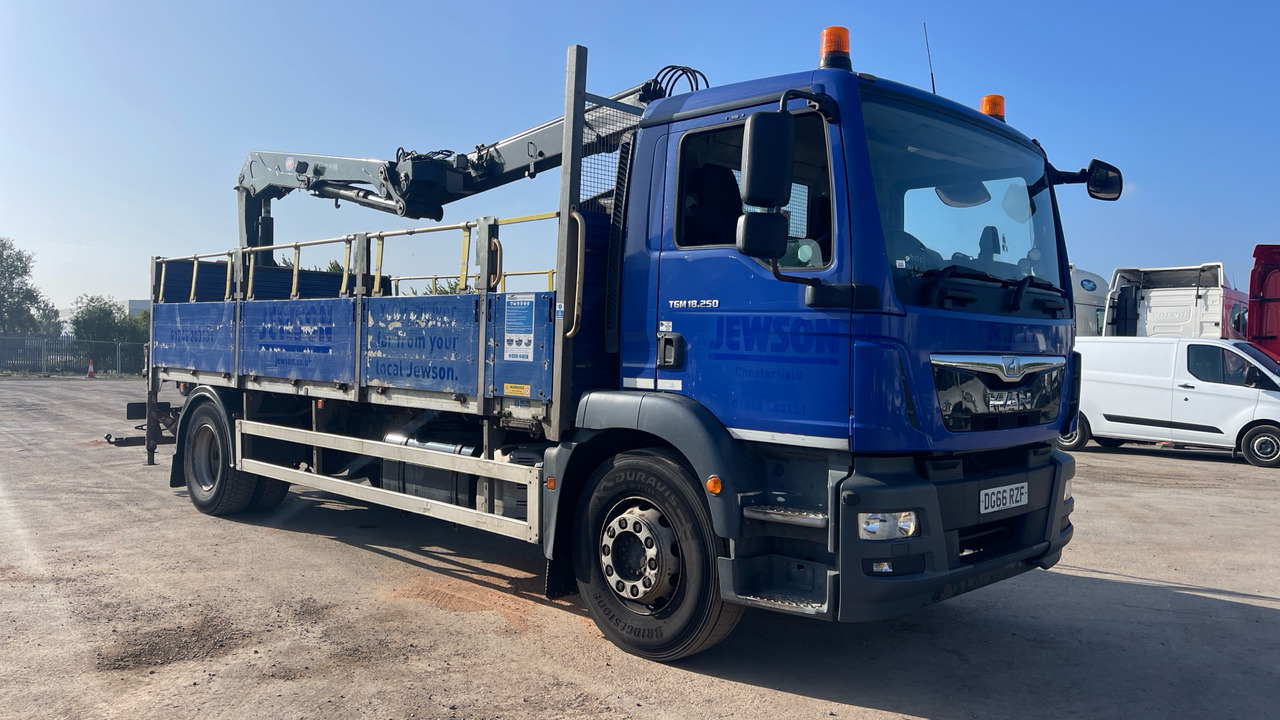 Man TGM 18.250 - Camion plateau, Camion grue: photos 1 Man TGM 18.250 - Camion plateau, Camion grue: photos 1