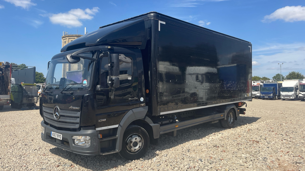 Mercedes-Benz Atego 1018 - Camion fourgon: photos 2 Mercedes-Benz Atego 1018 - Camion fourgon: photos 2